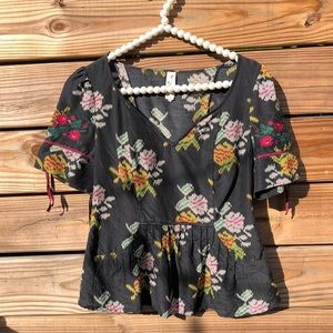 Anthropologie “Floreat” to. Size 4